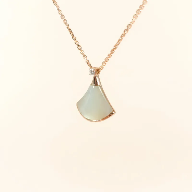 Bvlgari Necklace Divas' Dream White Mother-of-Pearl Diamond18KR ose Gold One Size 43cm โ cover view 6 of 10