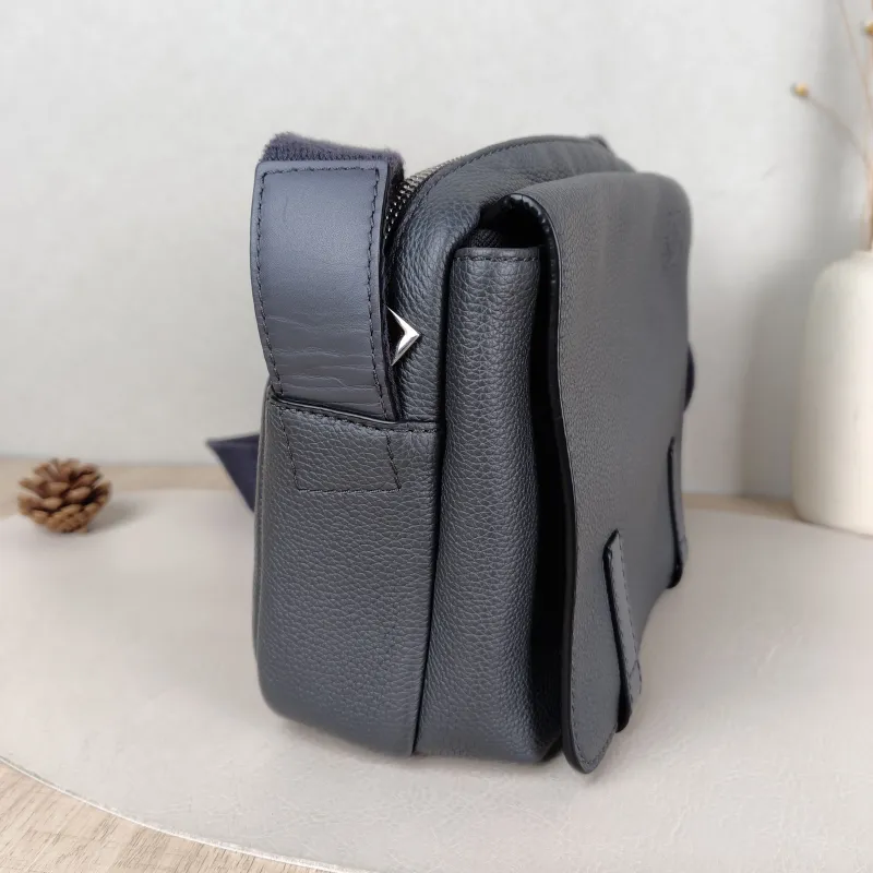 LOEWE Crossbody Bag Military Messenger Messenger Bag Grey Calfskin 25 × 9 × 18 cm — detail view 3 of 12