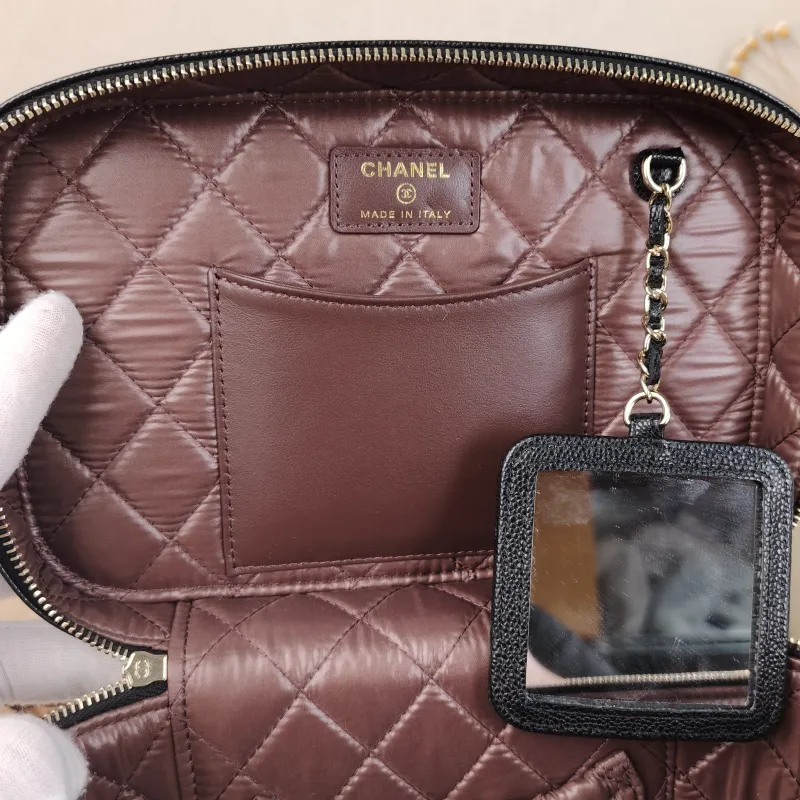 Chanel Top Handle Bag 22C Box Bag Cosmetic Bag Black Grained Calfskin 21 × 14 × 15 cm — detail view 7 of 15