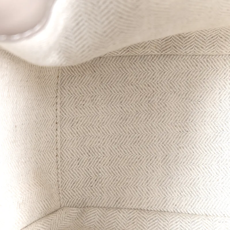 LOEWE Crossbody Bag Hammock Calfskinmini17 × 11 × 19.5 cm — detail view 3 of 12