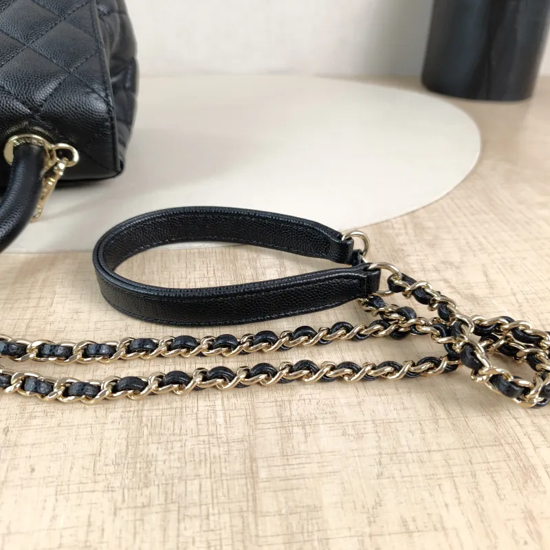Chanel Top Handle Bag Coco Handle​Black Grained Calfskinmini19 × 9 × 13 cm — detail view 2 of 14