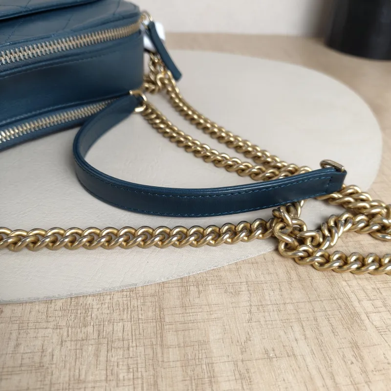 Chanel Crossbody Bag Crossbody Bag Blue Calfskin One Size23.5 × 7 × 16 cm — detail view 9 of 12