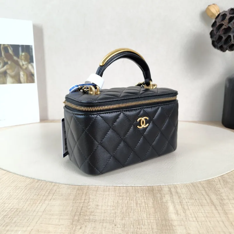 Chanel Crossbody Bag Edition Black with Gold-Tone Hardware Lambskin Mini 16 × 8 × 9.5 cm — cover view 5 of 5