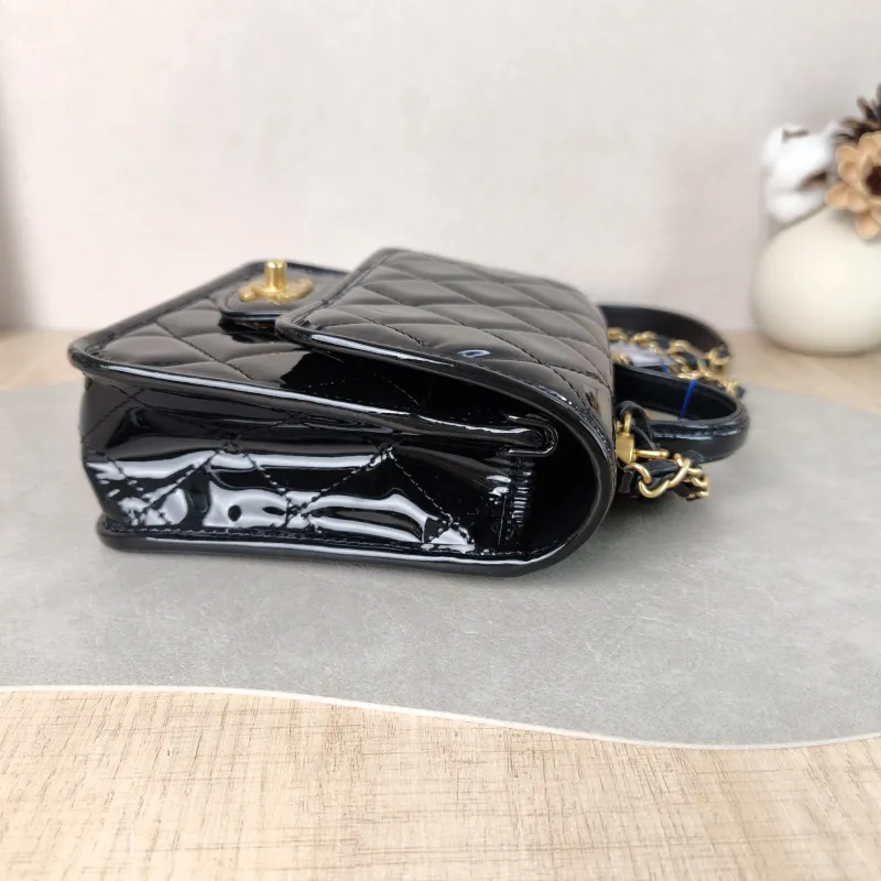 Chanel Crossbody Bag 22k Messenger Bag — detail view 11 of 11