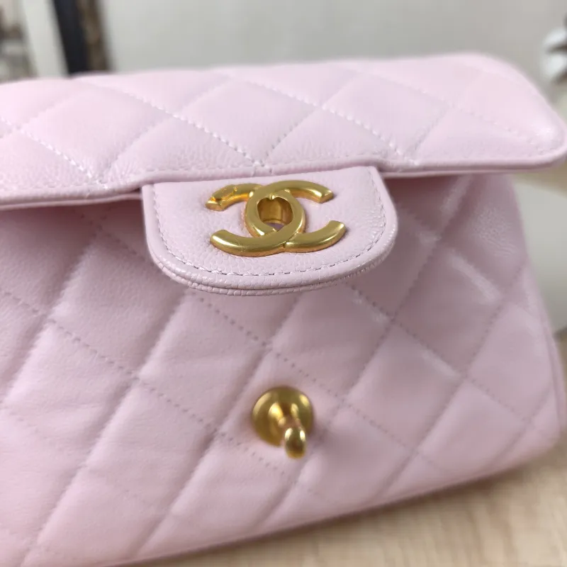 Chanel Crossbody Bag Edition mini Pink Grained Calfskin mini20 × 6 × 12 cm — detail view 1 of 14