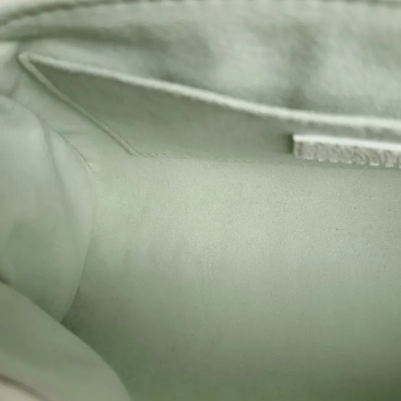 Louis Vuitton Crossbody Bag Favorite White · Green Empreinte Embossed Calfskin Monogram Medium24 × 9 × 14 cm — detail view 7 of 10