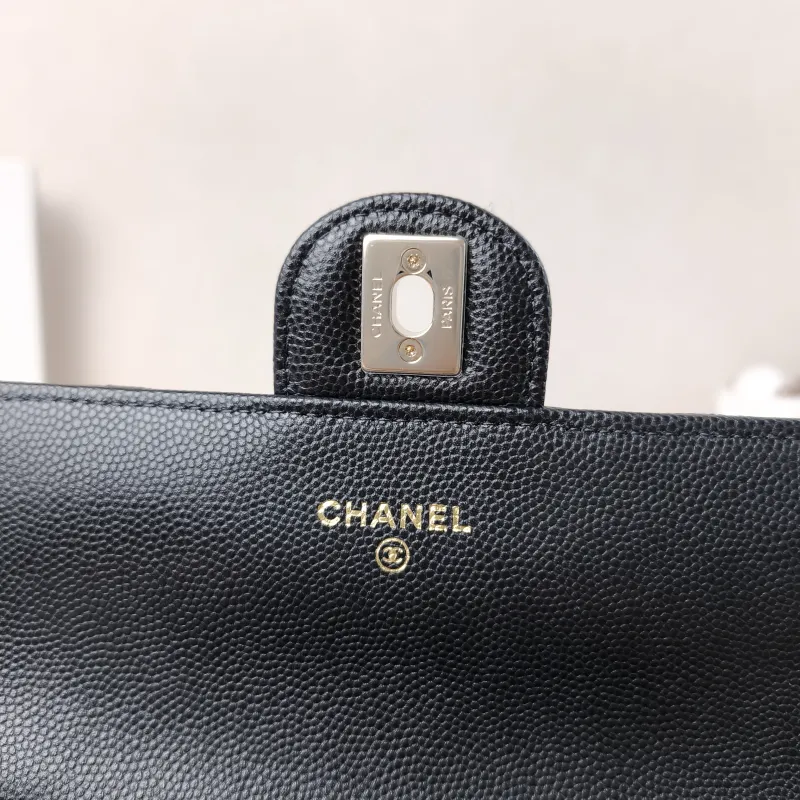 Chanel Crossbody Bag Edition mini Black Grained Calfskin mini 20 × 8 × 12.5 cm — detail view 12 of 15