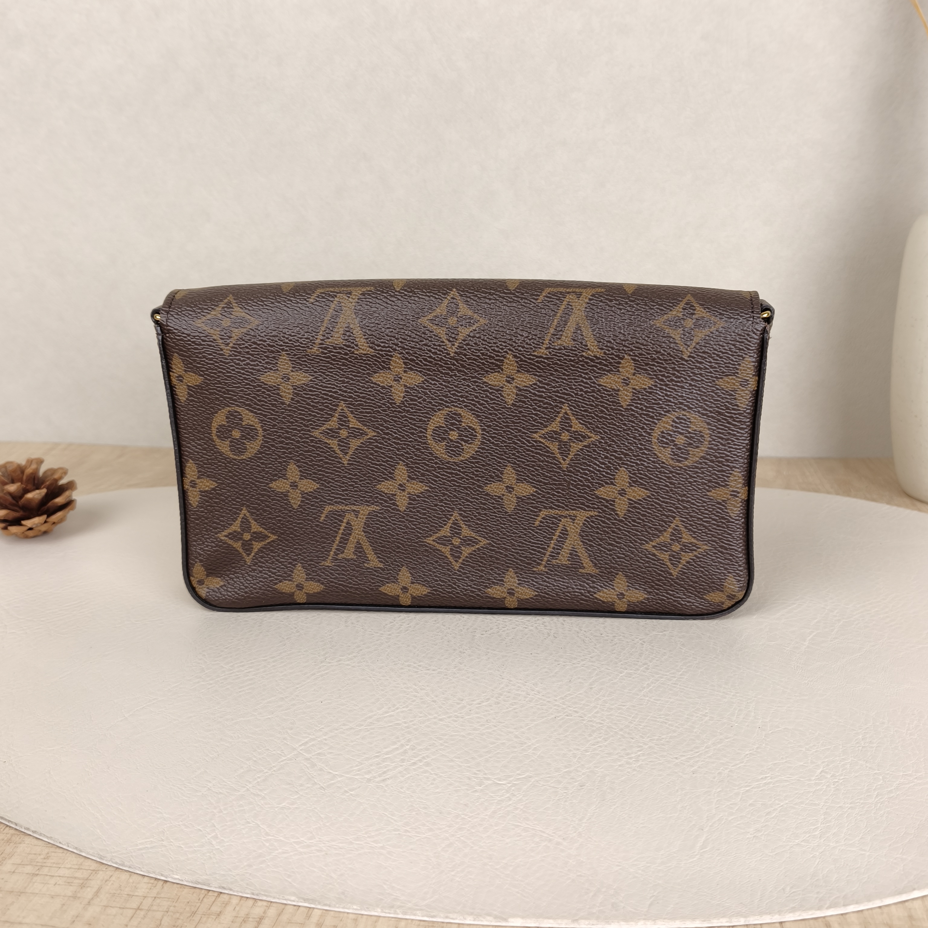 Louis Vuitton Crossbody Bag Pochette Félicie Monogram PVC Small21 × 3 × 12 cm — cover view 4 of 9