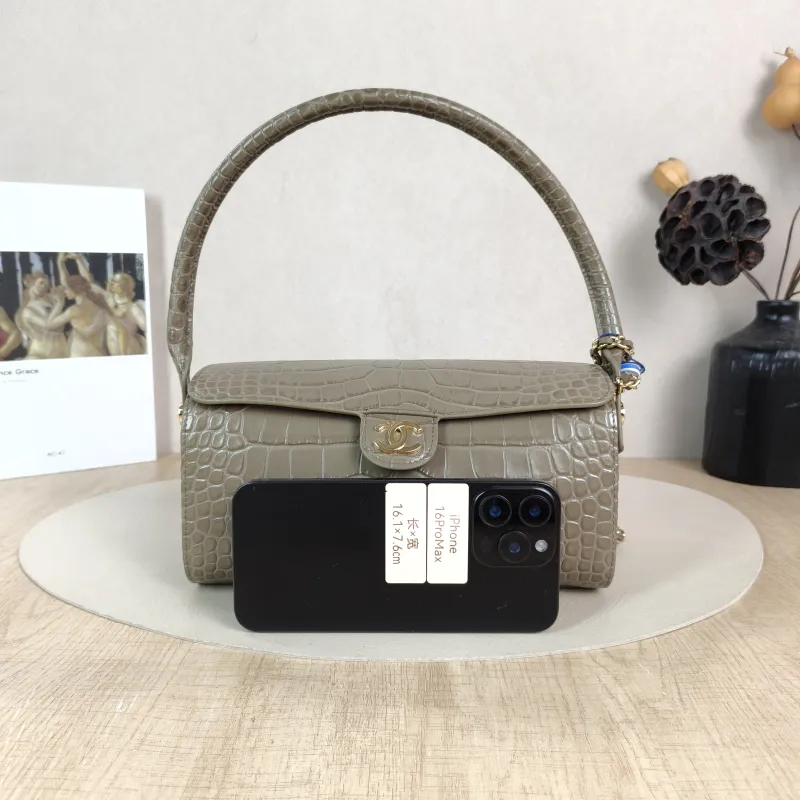 Chanel Shoulder Bag 26a Collection Crossbody Bag Grey Calfskin One Size 23 × 11 × 12.5 cm — cover view 5 of 6