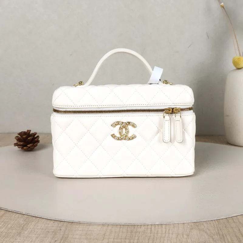 Chanel Crossbody Bag26c lp Vanity Case Bag White Calfskin One Size19.5 × 5 × 17 cm