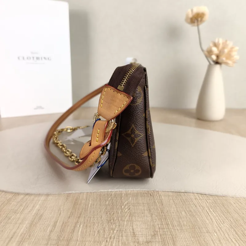 Louis Vuitton Shoulder Bag Pochette Accessoires Two Straps Monogram PVC Large 23.5 × 4 × 13.5 cm — detail view 9 of 10