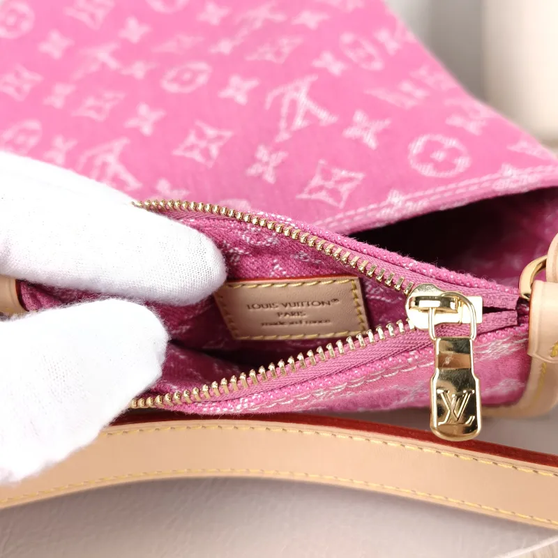 Louis Vuitton Top Handle Bag ALL IN BB Red BB 16 × 12 × 18 cm — detail view 1 of 11