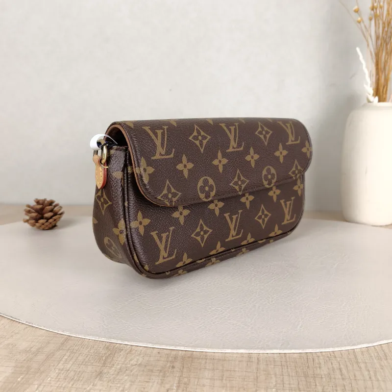 Louis Vuitton Crossbody Bag IVY Monogram PVC Small 23.5 × 4.3 × 12 cm — cover view 6 of 6