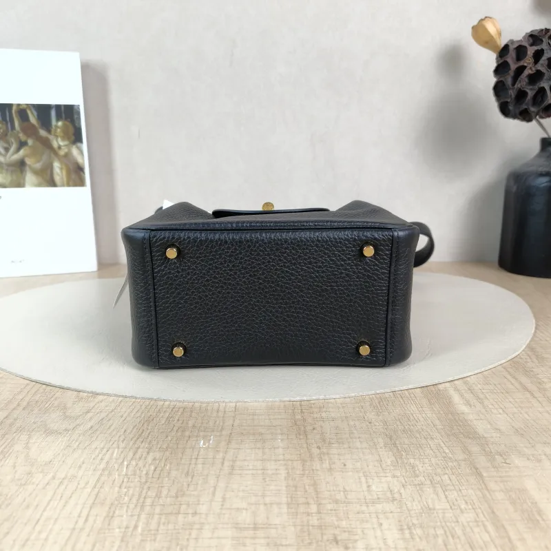 Hermès Crossbody Bag Lindy Mini 1989Black TC Calfskinmini19 × 9.5 × 13 cm — cover view 2 of 6