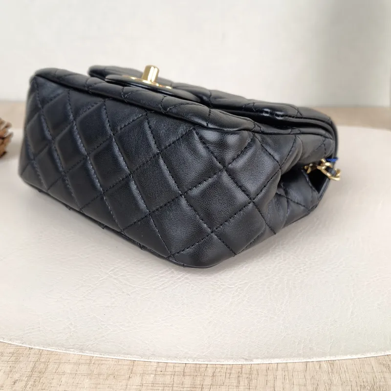 Chanel Crossbody Bag Black Lambskinmini17 × 8 × 13.5 cm — detail view 4 of 16