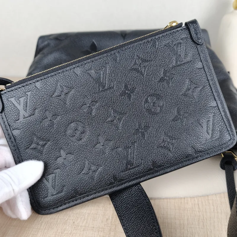 Louis Vuitton Crossbody Bag Carryall Black Calfskin Small29.5 × 12 × 24 cm — detail view 9 of 13