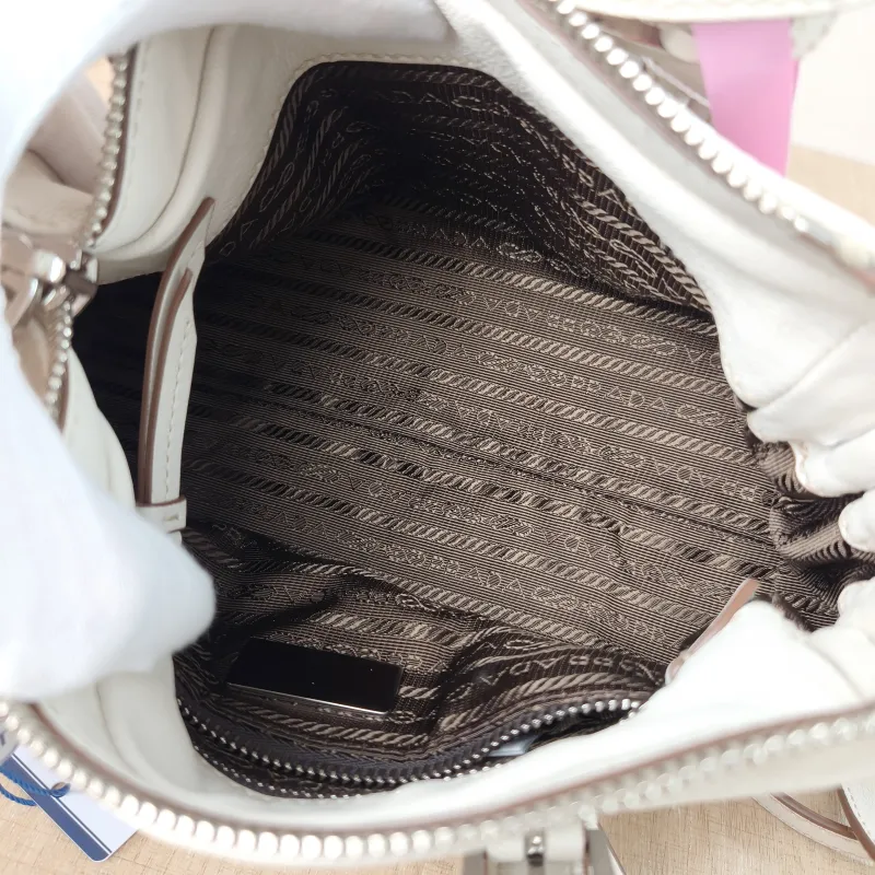 PRADA Crossbody Bag Karin Tote Bag White Calfskin Small 24 × 9 × 14 cm — detail view 3 of 11