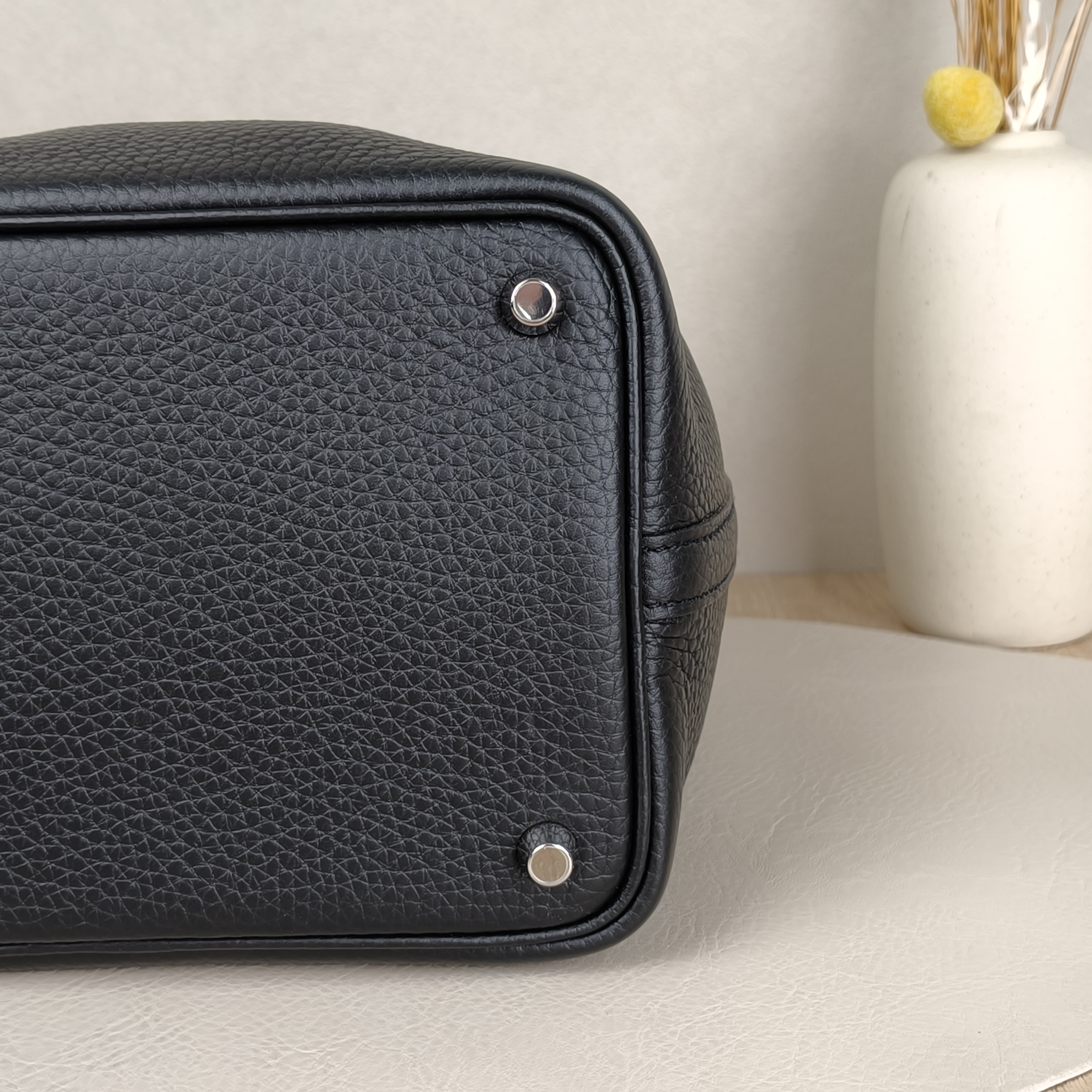 Hermès Top Handle Bag Picotin Lock 18 18Black Clemence Taurillon TC Calfskin Small18 × 13 × 19 cm — cover view 9 of 10