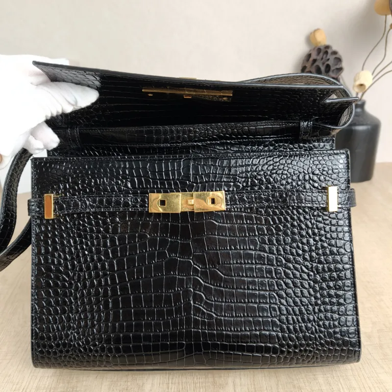 SAINT LAURENT Shoulder Bag MANHATTAN Black Calfskin Medium29 × 7.5 × 20 cm — detail view 1 of 13