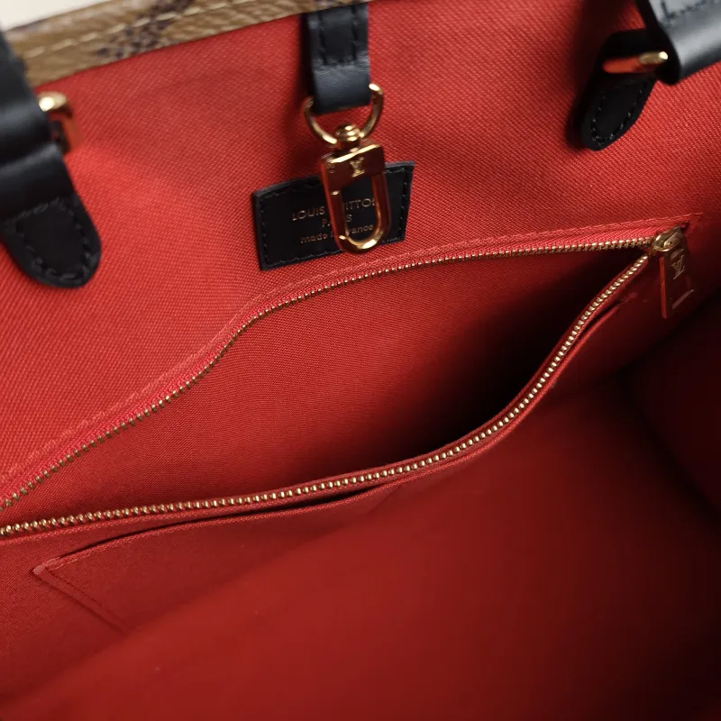Louis Vuitton Shoulder Bag Onthego Medium Monogram PVC Medium 35 × 14 × 27 cm — detail view 6 of 10