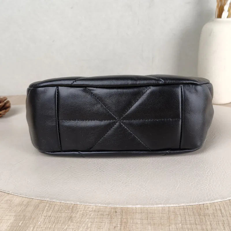PRADA Shoulder Bag Re-Edition Black Lambskin 22 × 8 × 16 cm — cover view 2 of 5