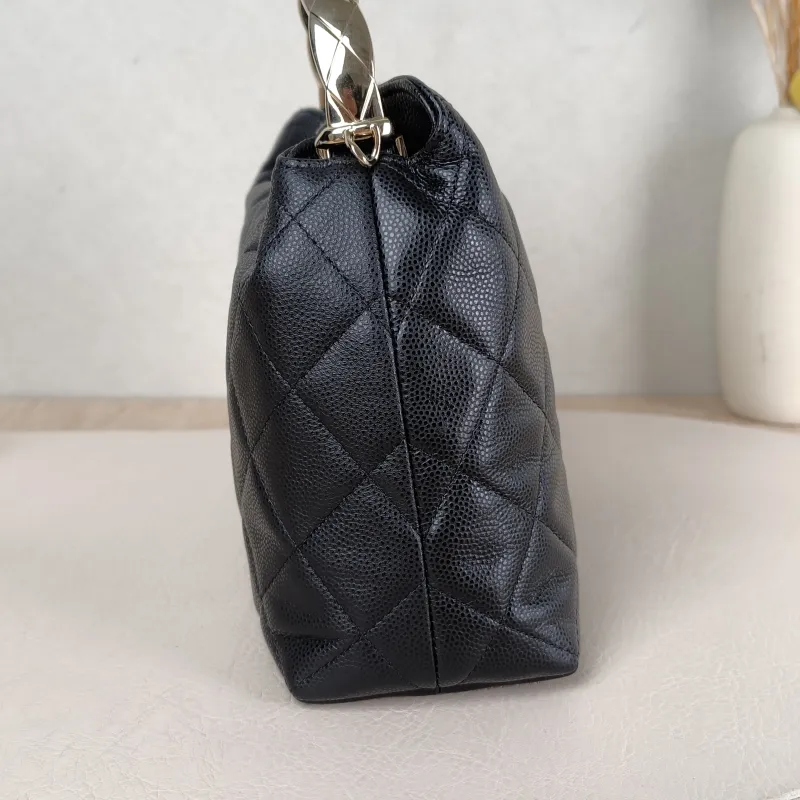 Chanel Crossbody Bag Crossbody Bag Black Calfskin One Size 18 × 7 × 13.5 cm — detail view 5 of 12