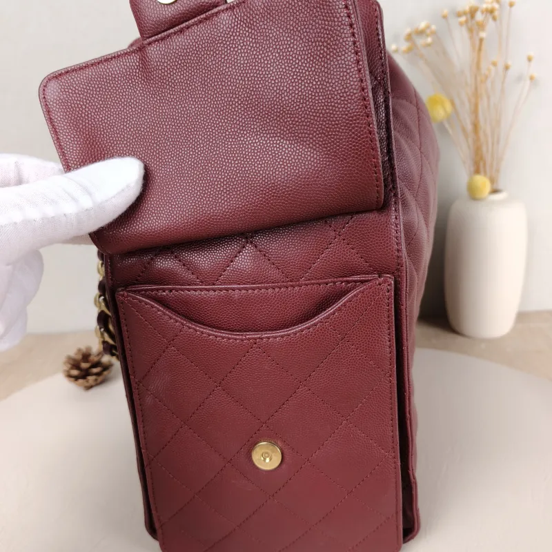 Chanel Shoulder Bag 25Bag Red Grained Calfskin Medium 30 × 15 × 40 cm — detail view 6 of 14