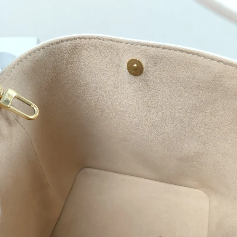 Louis Vuitton Top Handle Bag ALL IN BB White · Blue Calfskin BB 16 × 12 × 18 cm — detail view 11 of 13
