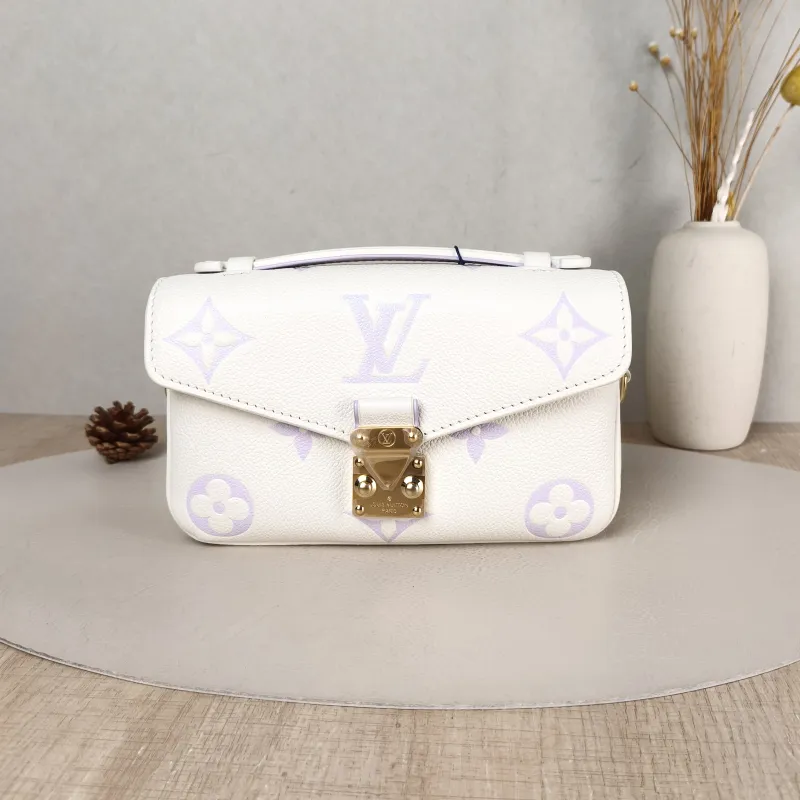 Louis Vuitton Crossbody Bag Pochette Métis East West White · Empreinte Embossed Calfskin Small 21.5 × 6 × 13.5 cm