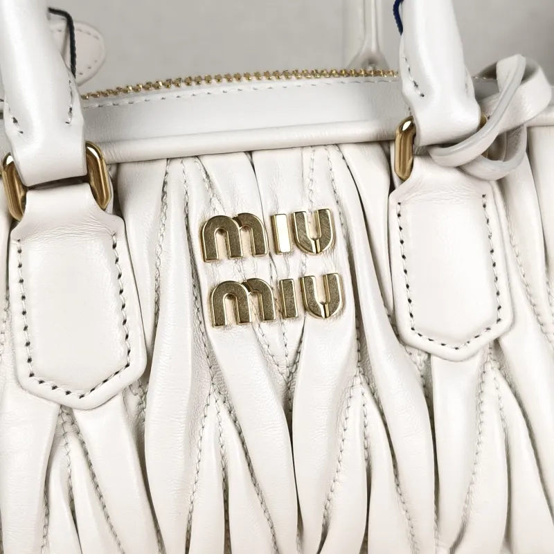 Miumiu Top Handle Bag Arcadie MatelasséCollection Edition White Lambskin mini19 × 5 × 10 cm — detail view 7 of 13