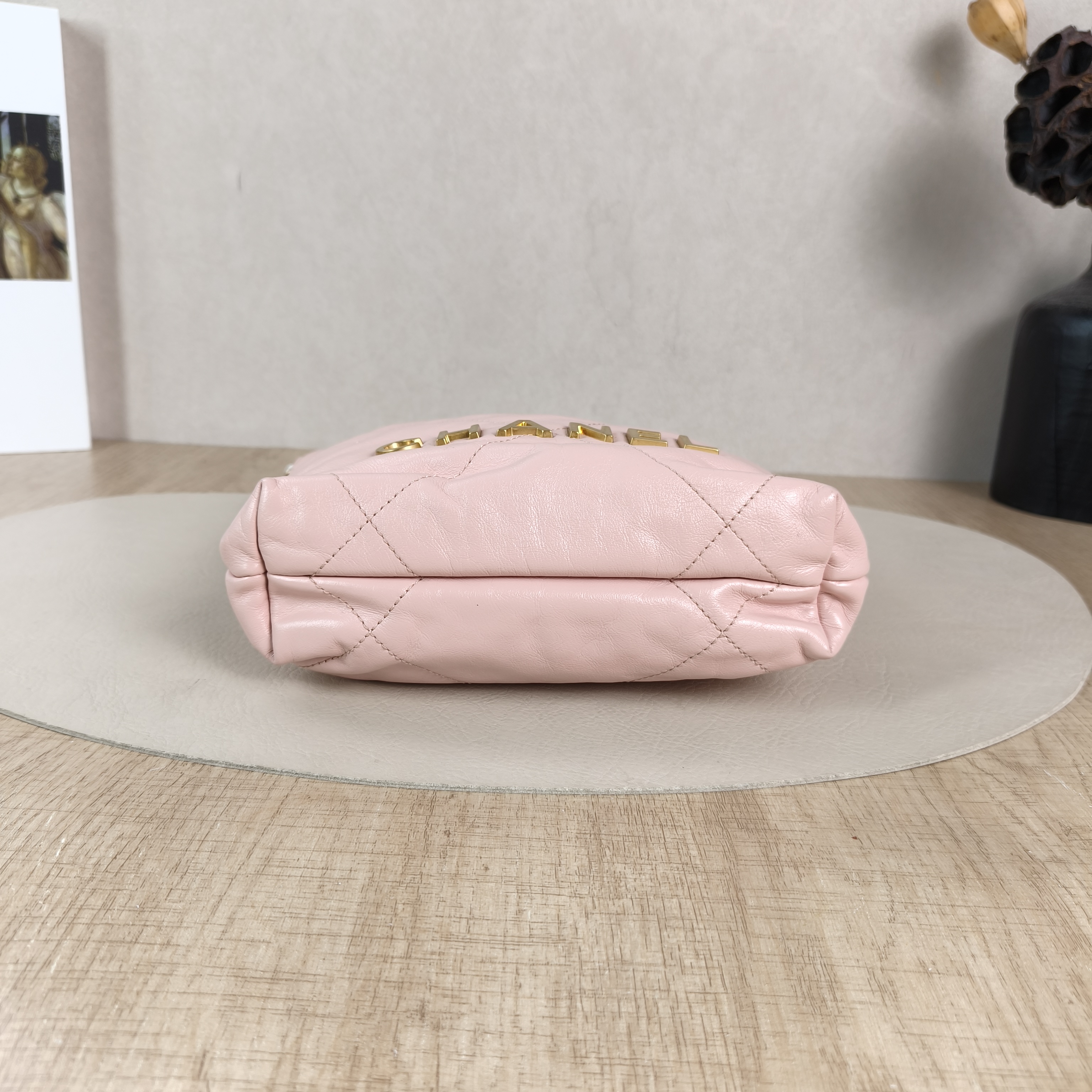Chanel Crossbody Bag22Bag Pink Calfskinmini20 × 6 × 19 cm — cover view 2 of 5