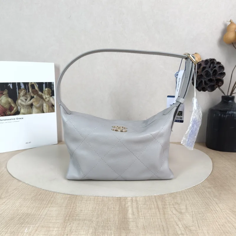 Chanel Shoulder Bag hobo Grey Lambskin One Size 22 × 8 × 16 cm