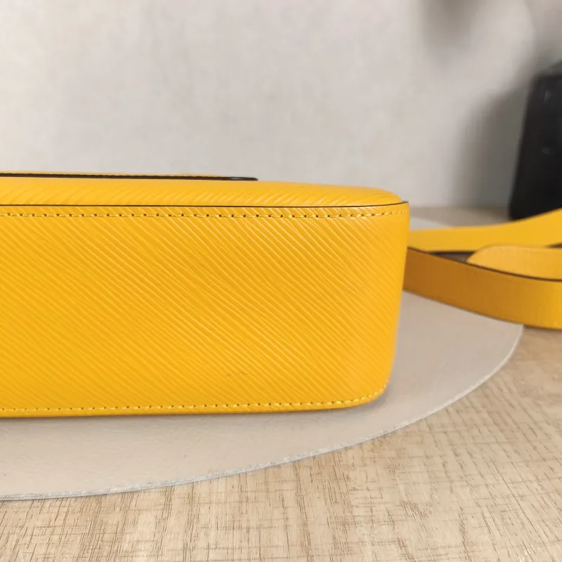 Louis Vuitton Crossbody Bag MARELLE Yellow Epi Embossed Calfskin Small 25 × 8 × 15 cm — detail view 2 of 12