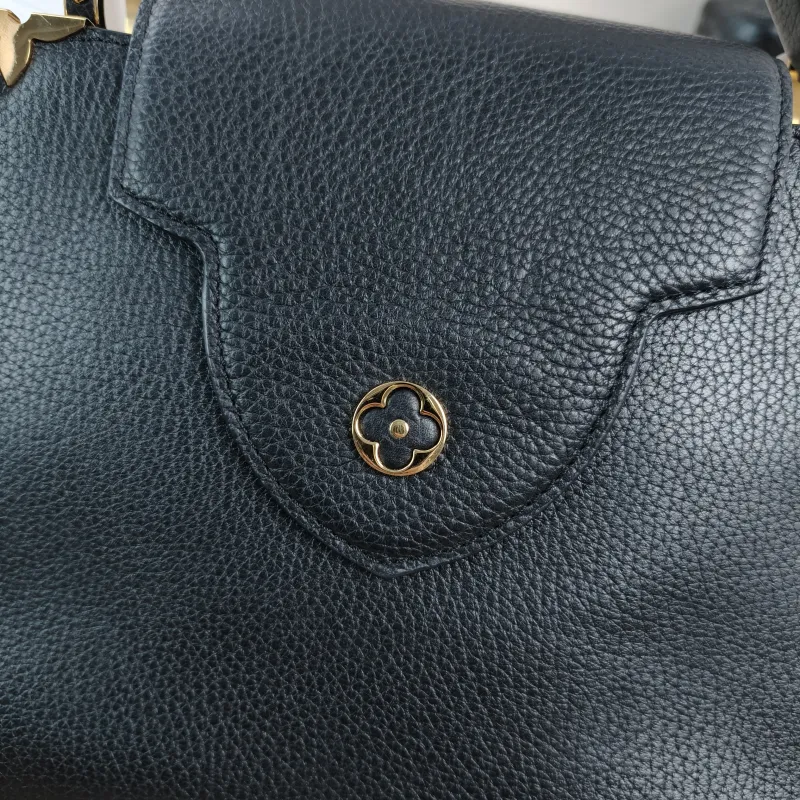 Louis Vuitton Top Handle Bag Capucines Black · Calfskin Medium31.5 × 11 × 20 cm — detail view 10 of 14