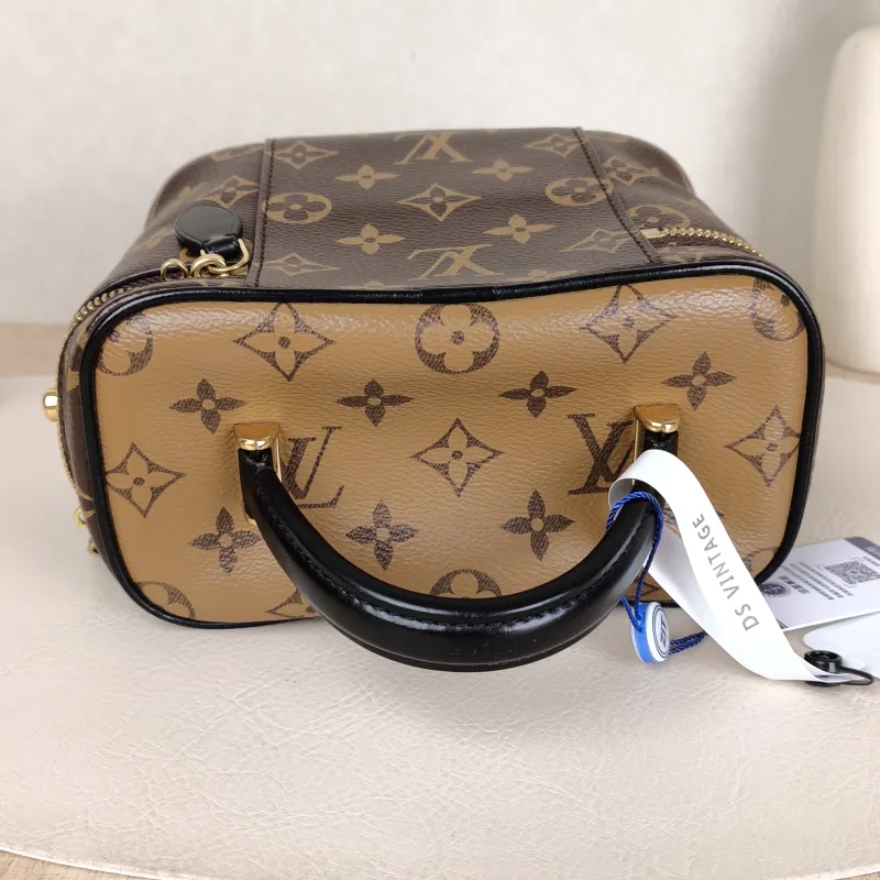 Louis Vuitton Shoulder Bag VANITY Cosmetic Bag Monogram PVC Small19 × 11 × 13 cm — detail view 12 of 13