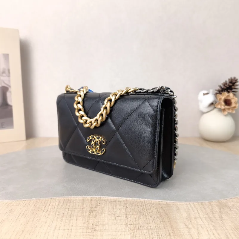 Chanel Crossbody Bag 19Bag WOC Black SL ambskin Mini 19.2 × 3.5 × 12.3 cm 30 — cover view 2 of 6