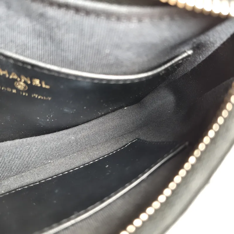Chanel Shoulder Bag hobo 19 Black Lambskin Small 20 × 4.5 × 13 cm — detail view 2 of 12