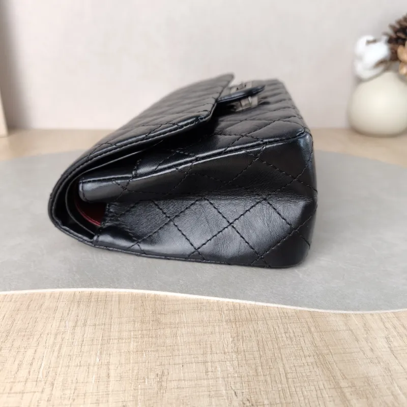Chanel Shoulder Bag 2.55 Black Calfskin Small 24 × 7.5 × 16 cm 18 — detail view 4 of 13