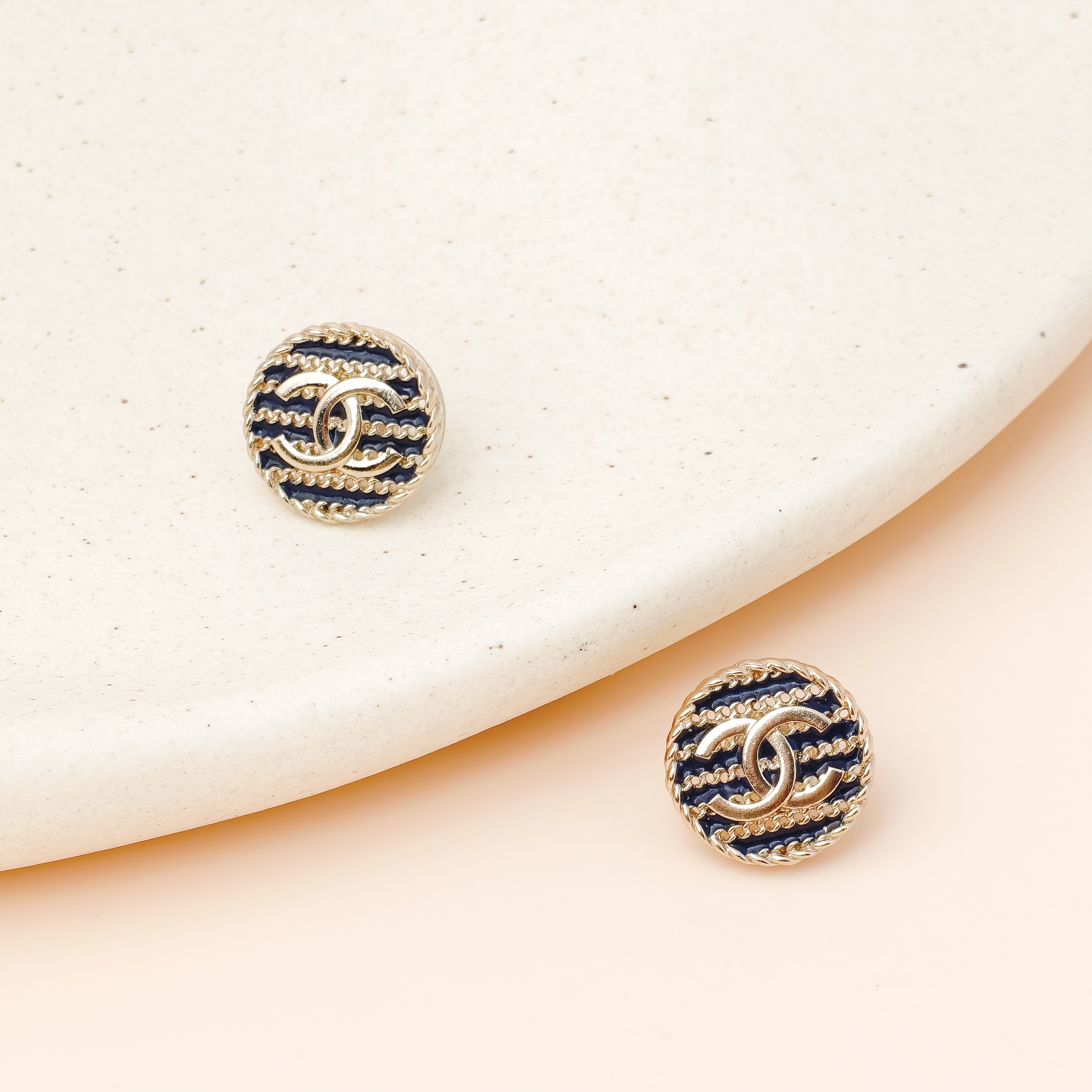 Chanel Earrings c Earrings Gold One Size — cover view 6 of 7