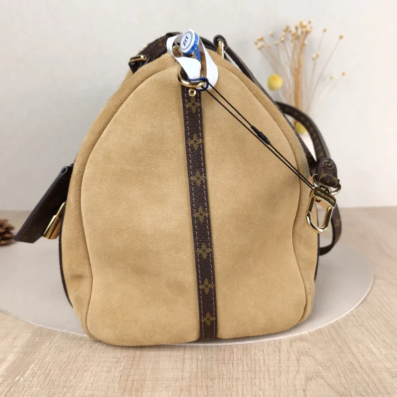 Louis Vuitton Shoulder Bag EXPRESS Shoulder Bag Suede Medium 36 × 18.5 × 24 cm — detail view 1 of 11