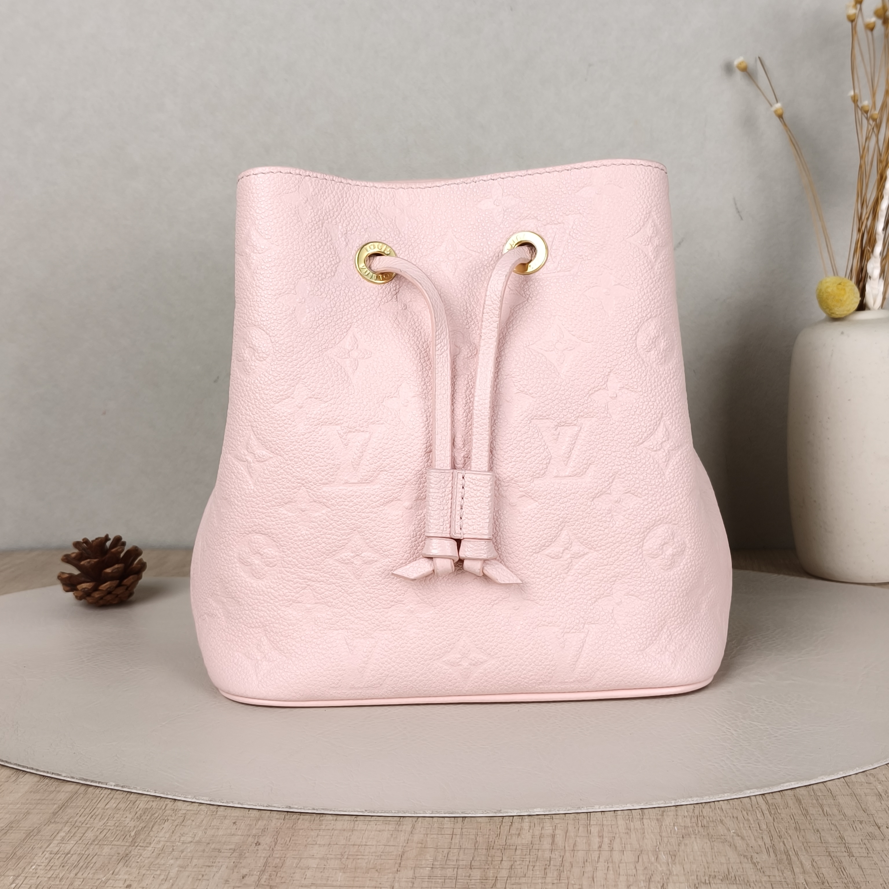 Louis Vuitton Crossbody Bag NÉONOÉ Bucket Bag BB Empreinte Embossed Calfskin Monogram BB20 × 13 × 20 cm