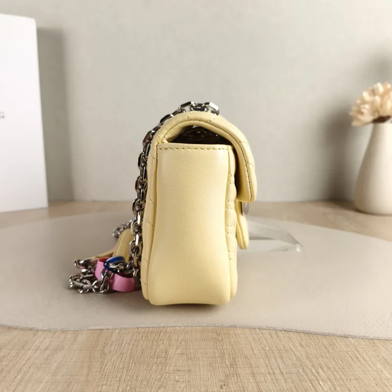 GUCCI Crossbody Bag GG Marmont Small Marmont 22 Yellow Lambskin Small 22 × 6 × 13 cm — detail view 2 of 10