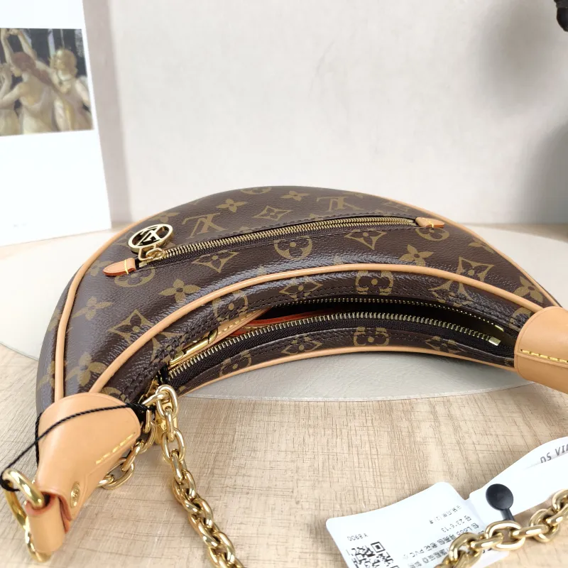 Louis Vuitton Crossbody Bag Loop Monogram PVC Small 23 × 6 × 13 cm — detail view 8 of 12