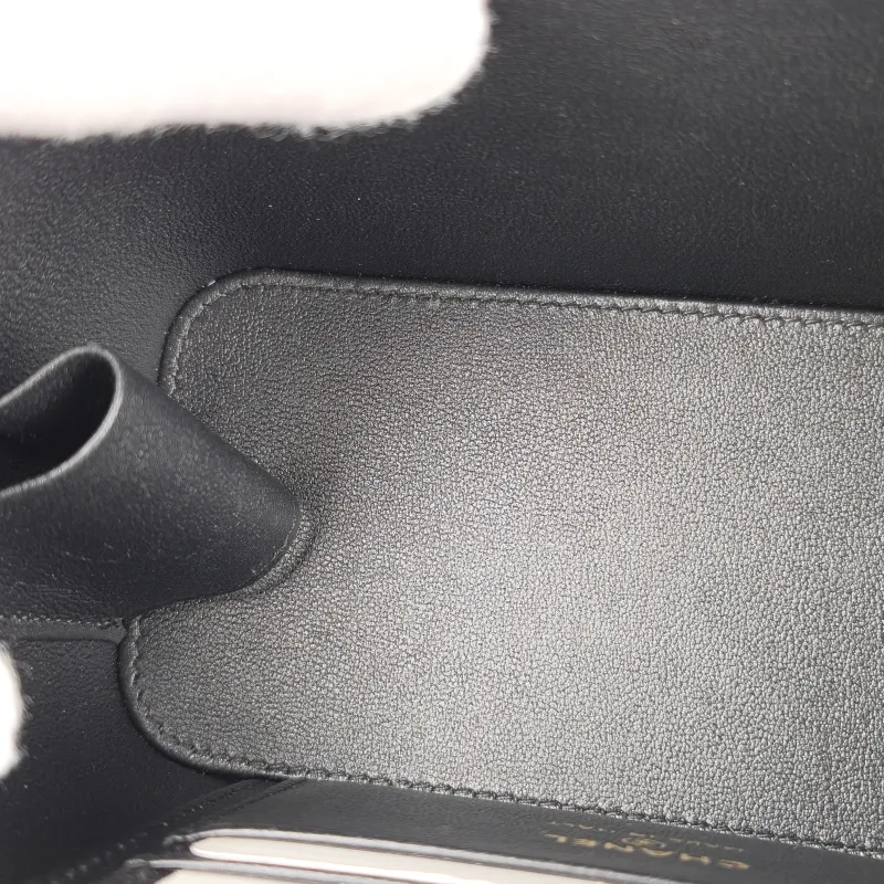 Chanel Crossbody Bag Black Lambskin One Size 16 × 8 × 9.5 cm — detail view 12 of 14