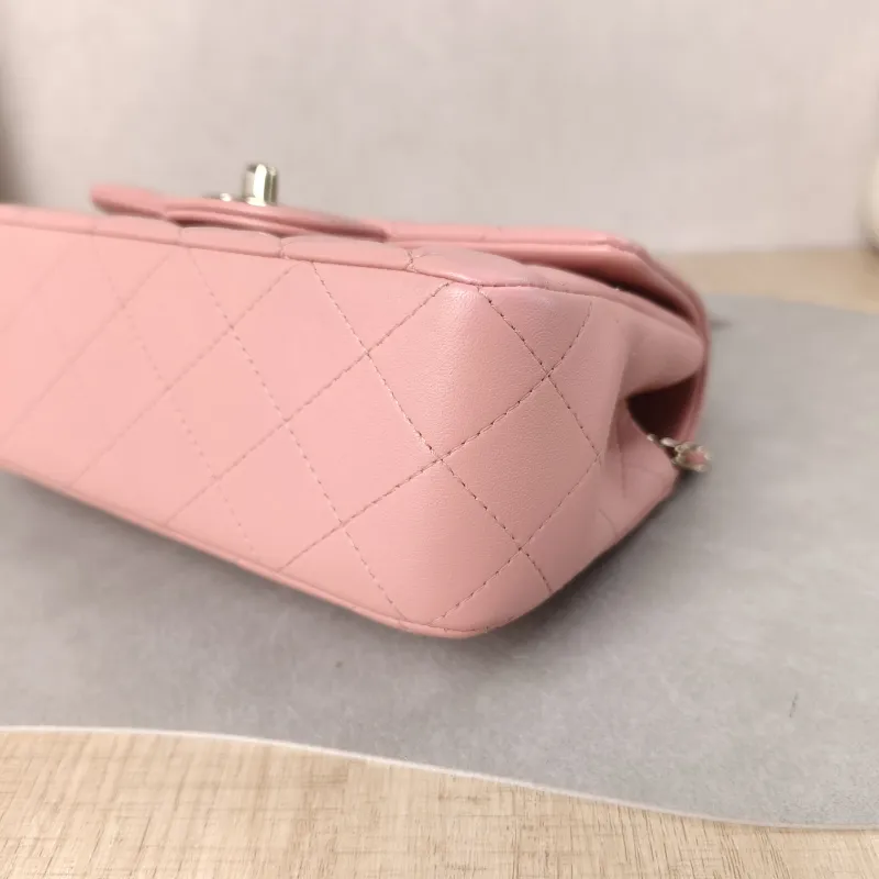 Chanel Crossbody Bag Edition mini Pink Lambskin mini 20 × 6 × 12 cm — detail view 7 of 11