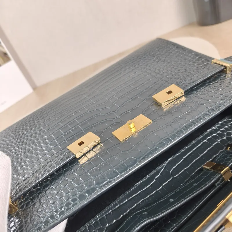 SAINT LAURENT Shoulder Bag MANHATTAN Green Calfskin Medium 29 × 7.5 × 20 cm — detail view 6 of 11