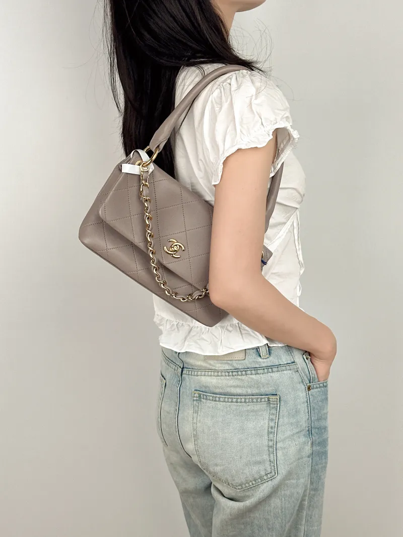 Chanel Shoulder Bag Shoulder Bag Grey Lambskin One Size25 × 5 × 14.5 cm — on-model view 3 of 3