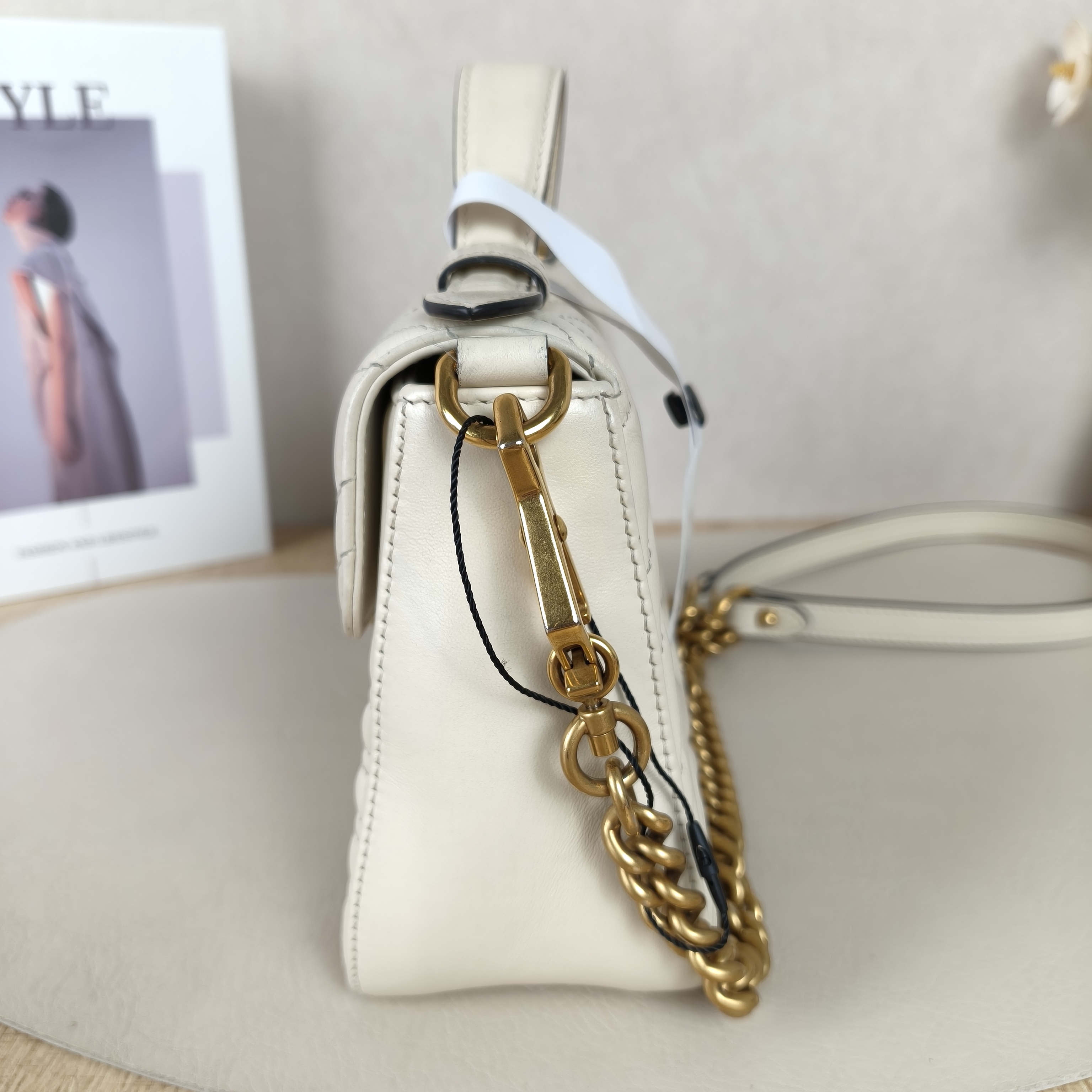 GUCCI GG Marmont Marmont mini White Calfskin · 21 × 8 × 15.5 cm — cover view 2 of 8