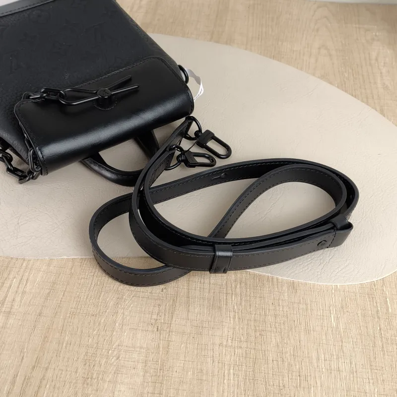 Louis Vuitton Crossbody Bag Nano Steamer Shoulder Bag Black Calfskinnano15 × 7 × 18 cm — detail view 3 of 10
