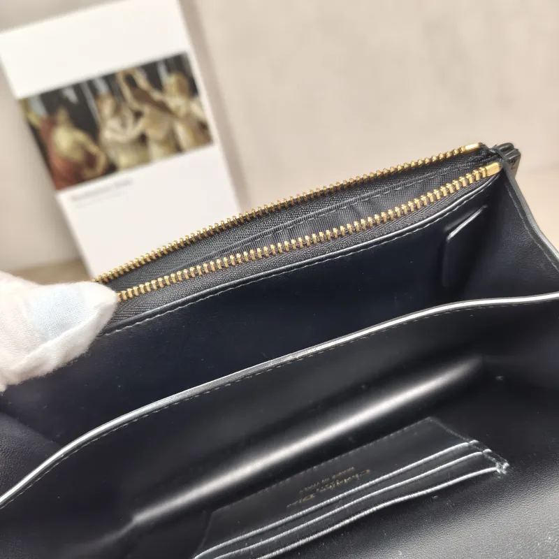 DIOR Crossbody Bag Miss Caro Chain Bag Black Lambskinmini18 × 5.5 × 12 cm — detail view 8 of 11